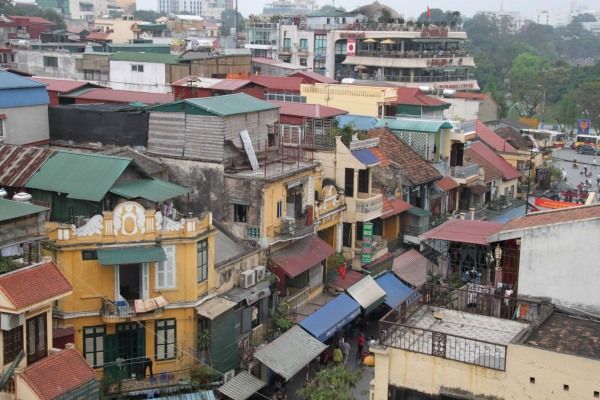 Blick von der Dachterasse des Hotels Serenade in Hanoi